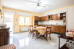 Independent Villa Located a few Minutes Walk From the Beach in Quiet Area